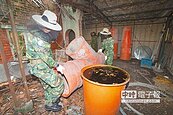 國軍清理空屋　整桶水都孑孓