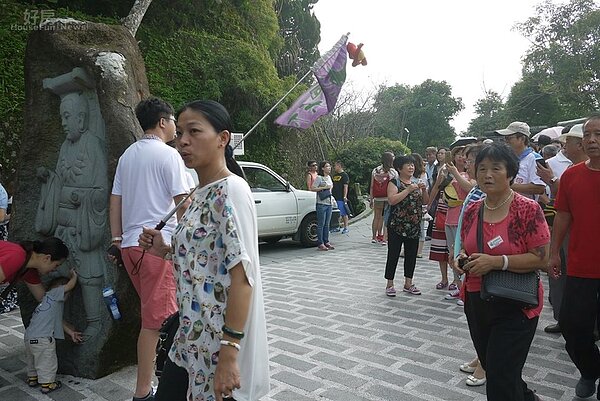 陸客觀光人潮。（好房網News記者賈蓉／攝影）