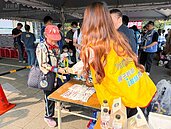 看見黃背心就安心！　永慶房屋攜手立委力挺「親子同遊動物園」