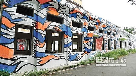 
　一線生機　　↑南港瓶蓋工廠非歷史建物部分，經8次文資審議，才做出最後結論，且已走完都計等程序。相關局處坦言，翻盤機會不大。（文：張潼 圖：本報資料照片）
 