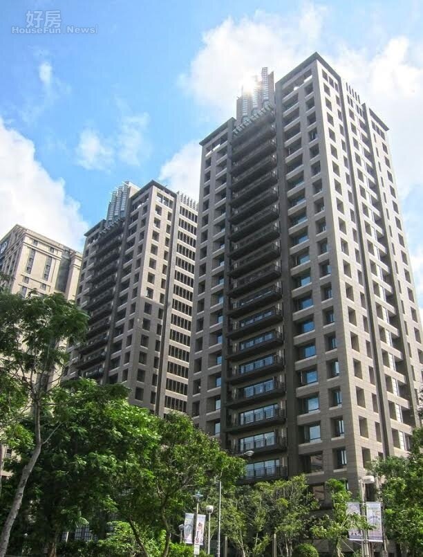 3「台北信義」剛推出時,高樓層每坪喊到195.8萬元。