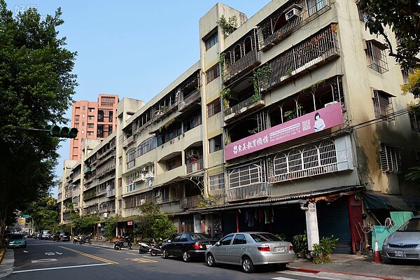 逾30年屋齡的東明社區都更,是市府東區門戶計畫的重要一環。(好房網News記者 陳韋帆/攝影)