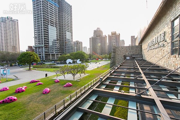 台中豪宅價位不僅便宜,周邊生活機能也完善,成為買屋投資的新熱門點。(好房網News記者張聖奕╱攝影)