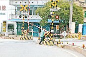 平交道故障　柵欄一放20分鐘