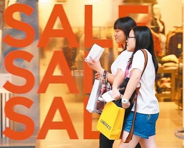 景氣持續下探,台經院公布8月製造業和服務業營業氣候測驗點雙雙下降。( 圖/聯合報系資料照)