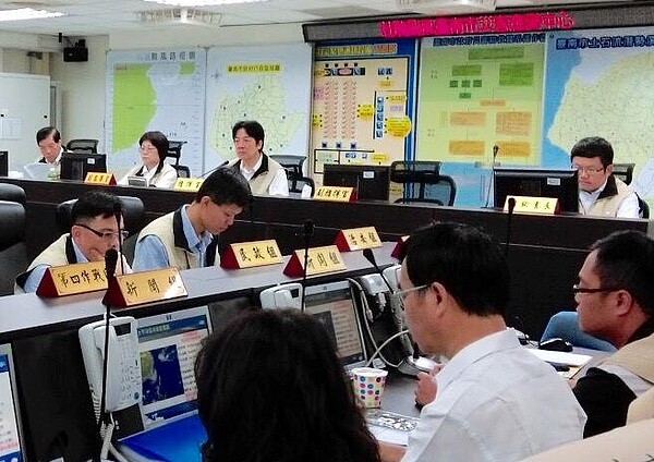 賴清德宣布正常上班上課,挨酸「學學柯P」.(翻攝自賴清德Facebook粉絲頁)