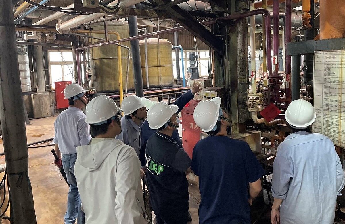 為防堵火災發生，桃園擴大高風險場所納管，率六都之先首度納入「非工廠倉儲物流業」，預計6月底前實施。圖／桃園市環保局提供