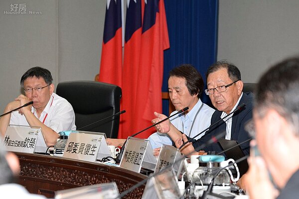 台北市公共住宅委員會第一次,台北市長柯文哲協同副市長林欽榮、台開董事長邱復生傾聽民間心聲。(好房網News記者 陳韋帆/攝影)