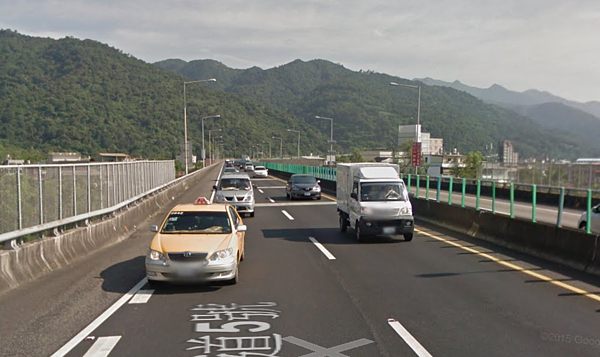 國道五號每到假日車潮湧現。（翻攝自Google Map）