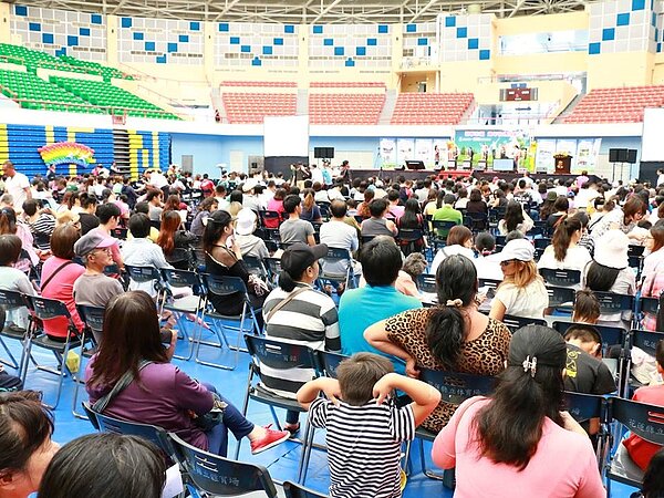 花蓮青年住宅吸引民眾前往試手氣。（翻攝自花蓮縣政府Facebook粉絲頁）