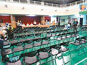 忠義國小整併案　公聽會走調