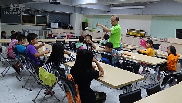 有巢氏房屋貼心社區服務提供免費珠算教學