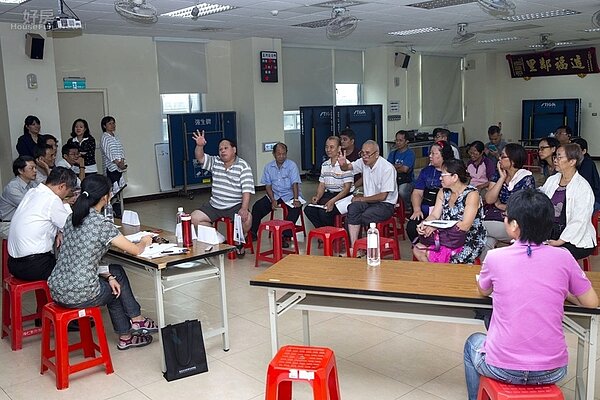 1041008新聞稿_辦理15人法令宣導說明會(新北市府提供)