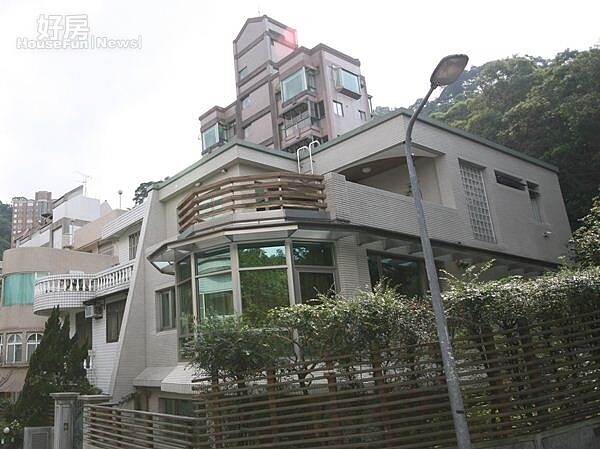 2挹翠山莊內多為獨棟或雙拼別墅。
