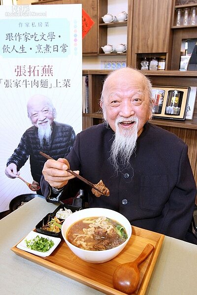 15.風格茶館除了提供餐飲,也不定期舉辦「作家私房菜」、「作家廚房」等活動。