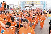 5千人扮飛官　黑蝙蝠路跑賀國慶