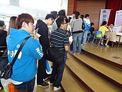 4大電子業10月徵才　年減近3成