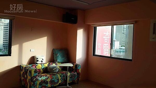 7.奇異果文創位於七樓,採光良好,搬來時便無隔間,相當適合規劃成文創空間。