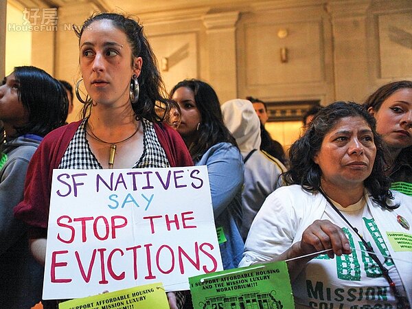舊金山民眾抗議租金高漲與迫遷問題。(截取自《舊金山觀察家報》San Francisco Examiner)