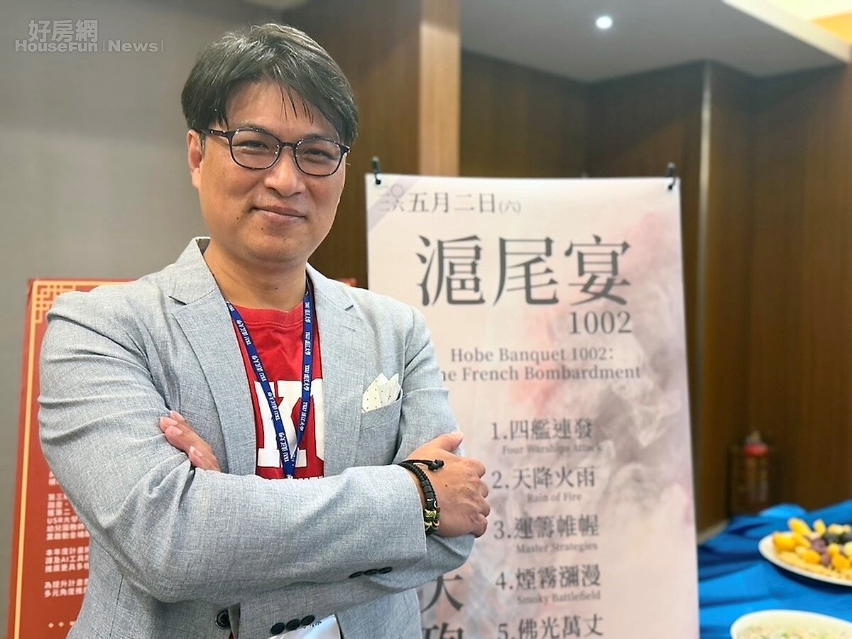 ▼淡江大學歷史系主任李其霖分享淡江大橋下的過往歷史。