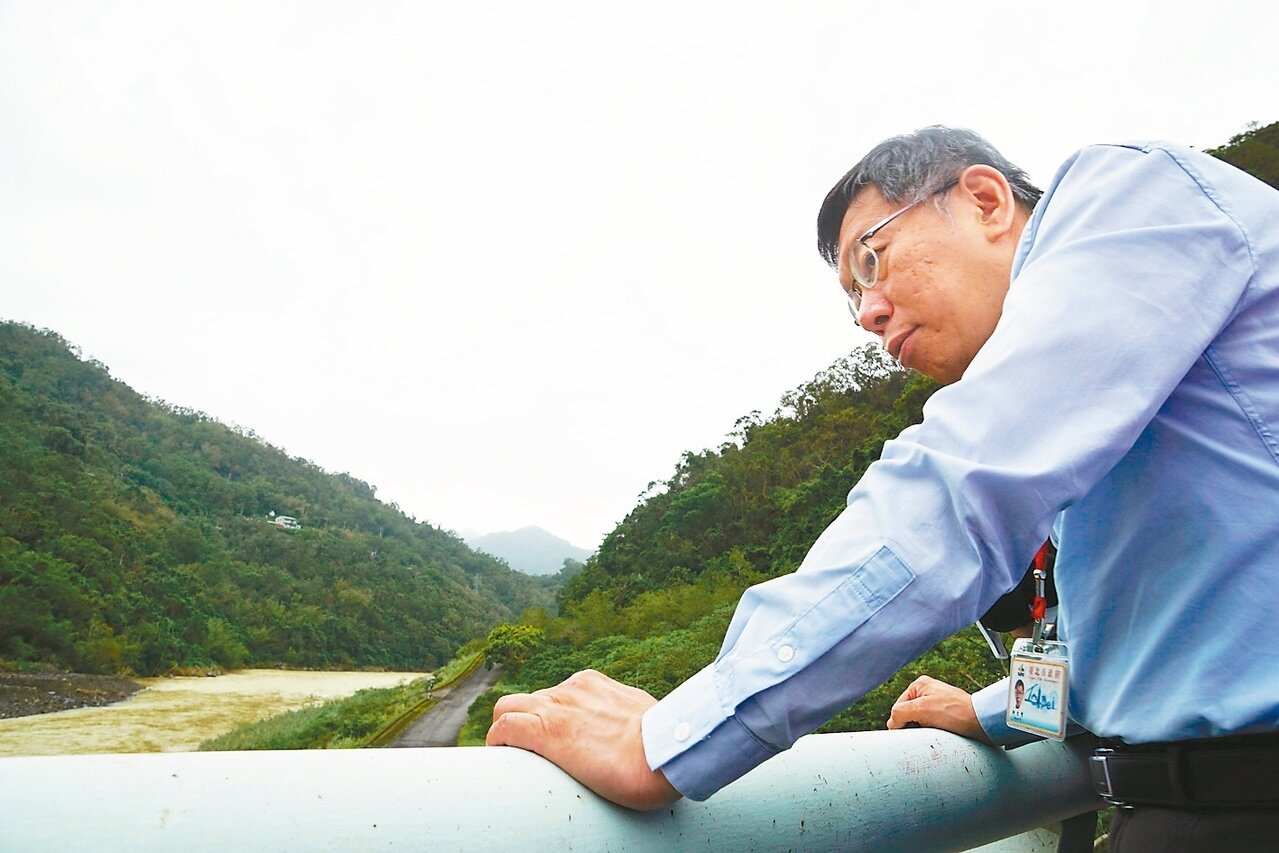 台北市長柯文哲昨至翡翠水庫會勘專管計畫。 記者劉宛琳/攝影