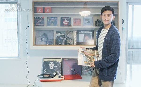 8.黑膠唱片區還特地打造了櫥櫃擺放蒐藏,最有紀念價值的一張也擺在這裡獻寶!