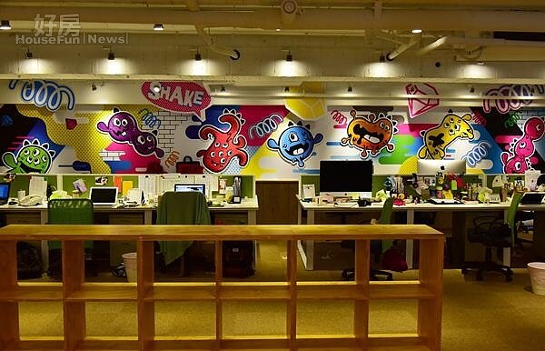 4.牆上可見到VS MEDIA旗下七隻怪獸代表,分別象徵著電影、生活、美妝、音樂、運動與遊戲等不同影音節目類型。