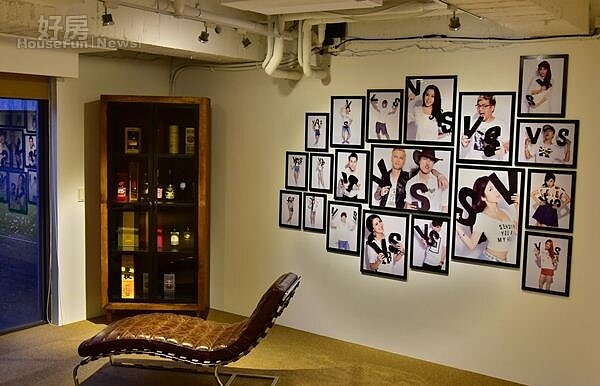 8.牆面掛滿目前與VS MEDIA頻道合作的網路紅人照,包括有雞排妹、鯰魚哥、沛莉、森田、崔咪、游否希、瑄瑄、小A辣、反骨男孩等。
