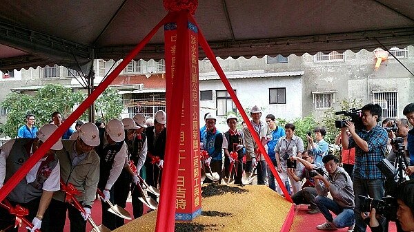 新北市「淡水區竹圍公兒十公園」動工,盼提升當地居民生活品質。(翻攝自淡水區公所FB)