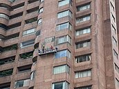 北市外牆剝落恐挨罰！通報3次列潛在危樓　少做1步最高罰5萬