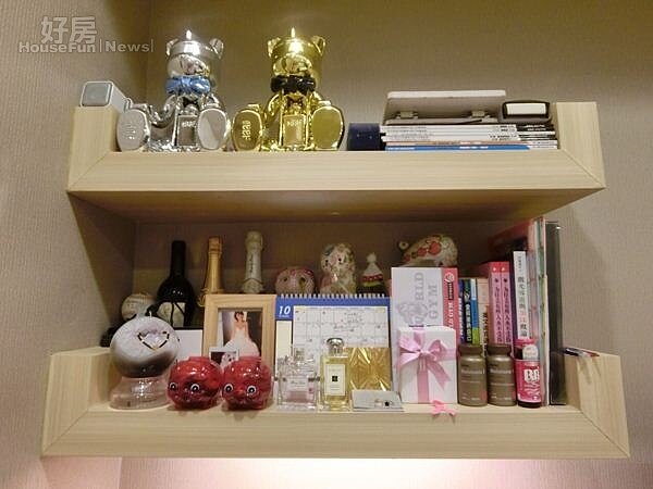 8.趙芸秀出她最近敗家戰利品-BBF小熊香水,雖為限量款但目前金色與銀色款都分別入手一組。