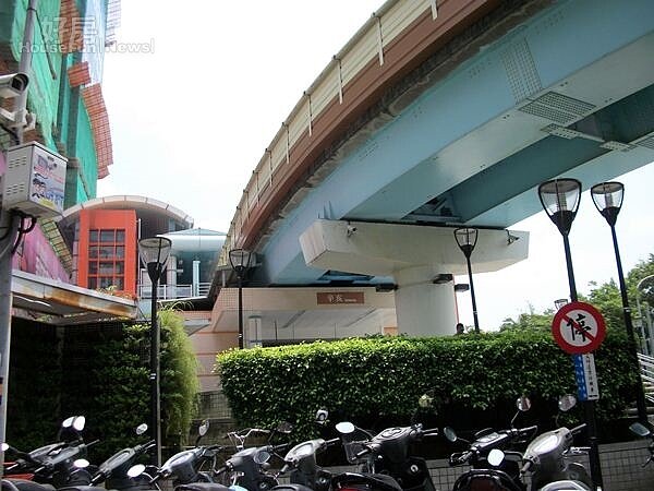 5.捷運辛亥站在辛亥路四段上,距離興隆三段步行只要5分鐘。