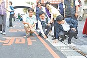 林佳龍視察標線　梧棲文昌路作示範