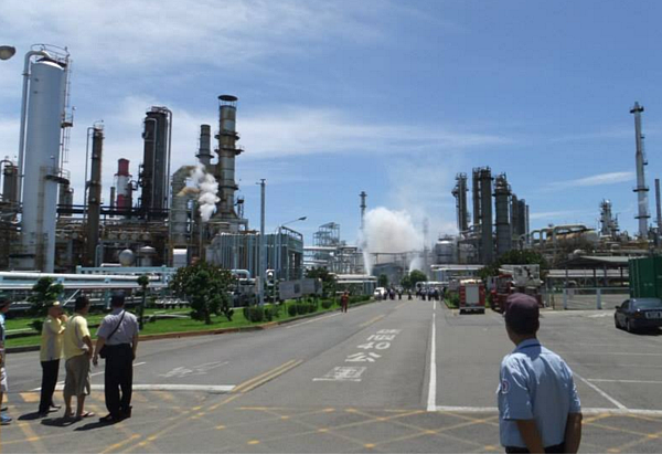 高雄煉油廠關廠後,後勁房價預計將出現補漲行情,不過土地整治需20年的時間,補漲行情似乎還有得等。(圖/翻攝自高雄後勁中油遷廠促進會)