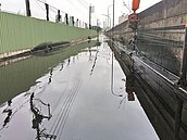 中油汐止油管爆裂　油汙1公里