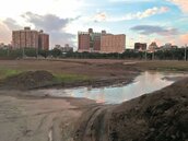 河濱公園球場淤積　要墊高再重建