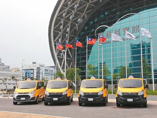 南台灣復康巴士、無障礙計程車數量較少,卻還有司機趁機向身障者敲詐多收費,高市交通局指查證屬實將開罰。(圖非新聞中當事車輛) 圖/高市交通局提供