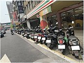 騎士注意！新北2捷運站＋1火車站659席機車格　5月起將收費