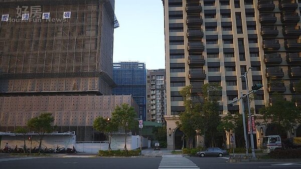 新莊副都心、頭前重劃區仍有大量建案興建中。（好房網News記者賈蓉／攝影）