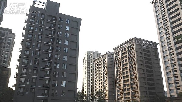 新莊副都心、頭前重劃區仍有大量建案興建中。（好房網News記者賈蓉／攝影）