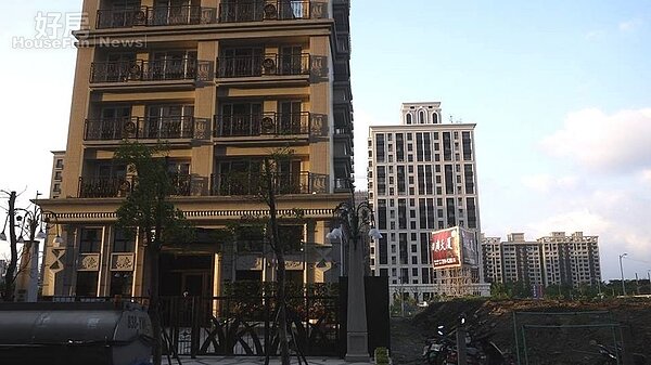 新莊副都心、頭前重劃區仍有大量建案興建中。(好房網News記者賈蓉/攝影)