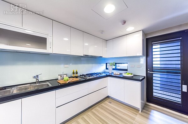 海華御璽 實品屋 廚房空間