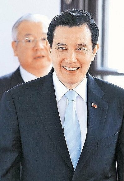 歷史性的「馬習會」明天登場,馬英九總統昨天舉行中外媒體記者會表示,他在任內做的是把橋搭好,無論誰當選,都可以很快渡河。 記者陳易辰/攝影