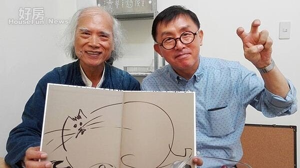 4.剛成立不久,照顧有加的兒童文學大師林煥彰老師,偕同金泰成教授和詩友,特來曼曼詩屋祝賀打氣。