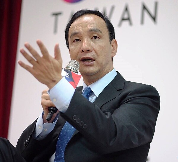 朱立倫喊出「加薪減稅」想解決青年就業問題。(翻攝自朱立倫臉書)