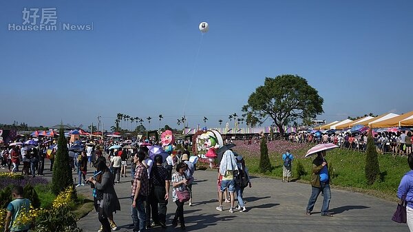 台中新社花海吸引許多民眾前往觀光。（好房網News記者賈蓉／攝影）