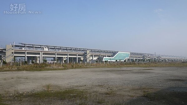 高鐵彰化站即將正式通車，周圍仍有大片土地。（好房網News記者賈蓉／攝影）
