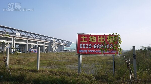 臉書不來了!彰化田中高鐵特定區大片空地待租中。(好房網News記者賈蓉/攝影)