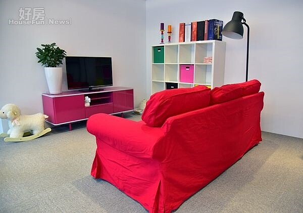 網友批「房價所得比」就像「父母平均有1個睪丸」一樣奇怪。(好房網資料中心)