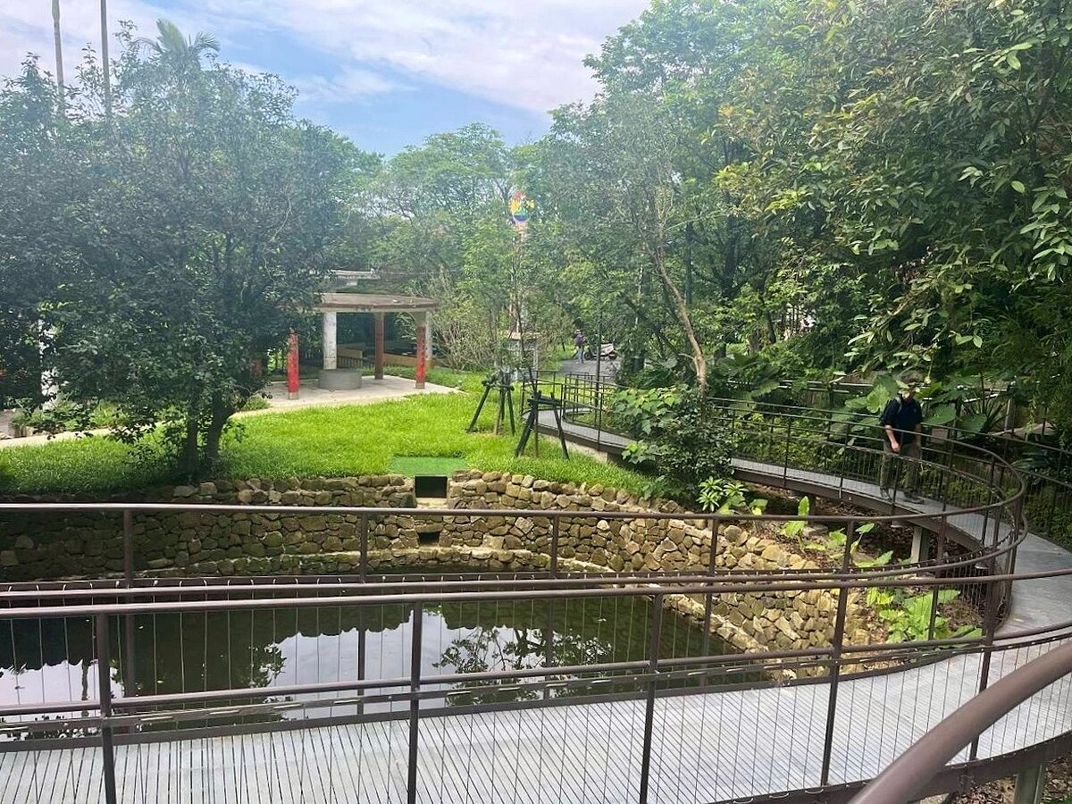 基隆「希望之丘中正公園天鵝洞周邊廊帶」完工啟用，串聯港區至山城步行動線全面貫通。圖／國土署提供